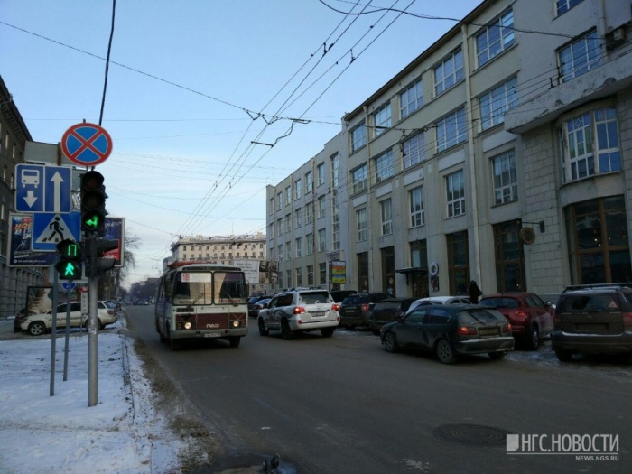 Сейчас по участку Советской от Вокзальной магистрали до Ленина может ездить только общественный транспорт Сейчас по участку Советской от Вокзальной магистрали до Ленина может ездить только общественный транспорт