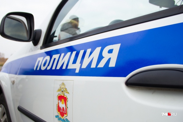 Разбушевавшегося мужчину увезли в отдел полиции Разбушевавшегося мужчину увезли в отдел полиции