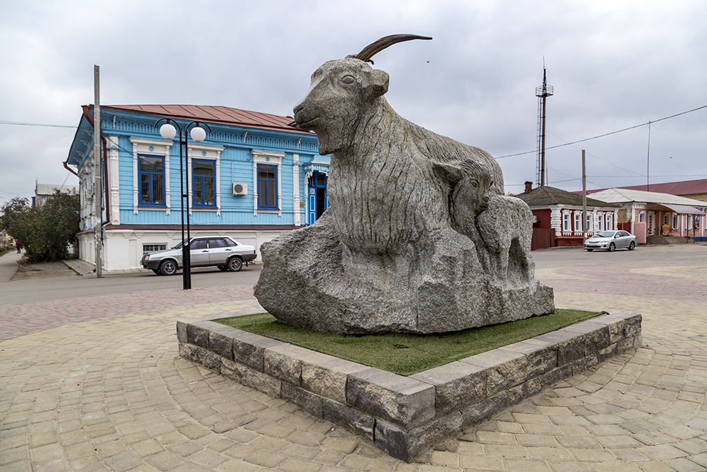 «Нет фото с козой — не бывал в Урюпинске»