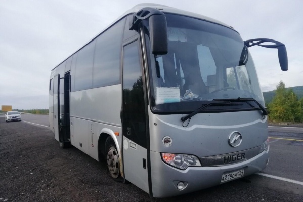 Нападавшие стреляли по колёсам Нападавшие стреляли по колёсам