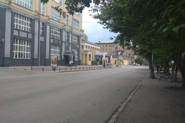 Сейчас на улице Ленина идёт подготовка к празднику Сейчас на улице Ленина идёт подготовка к празднику
