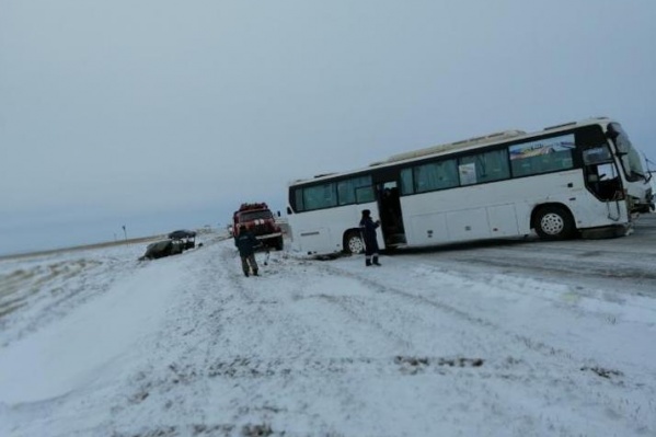 Авария с автобусом на трассе Авария с автобусом на трассе
