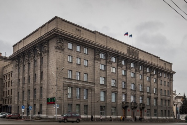 Перебои с электроэнергией оставили без света здание мэрии Новосибирска на Красном проспекте Перебои с электроэнергией оставили без света здание мэрии Новосибирска на Красном проспекте