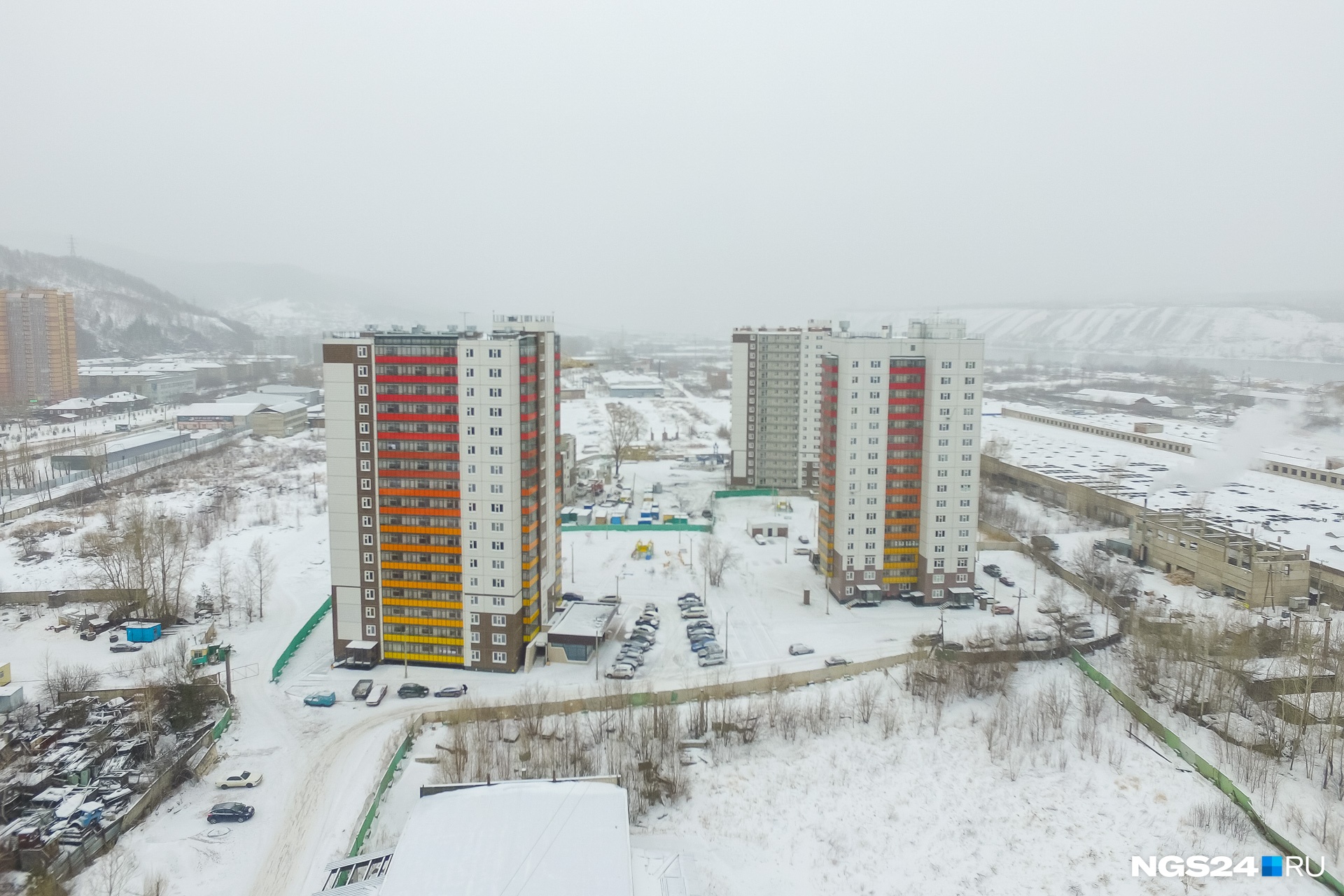 Дорога тихие зори. Красноярск, мкр тихие зори 2002. Детский сад тихие зори Красноярск. Новый детский сад в тихие зори Красноярск. Тихие зори дороги.