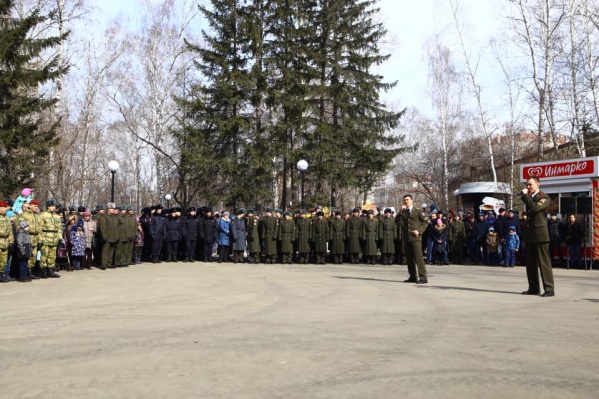 На празднике собрались сотни сотрудников Росгвардии На празднике собрались сотни сотрудников Росгвардии