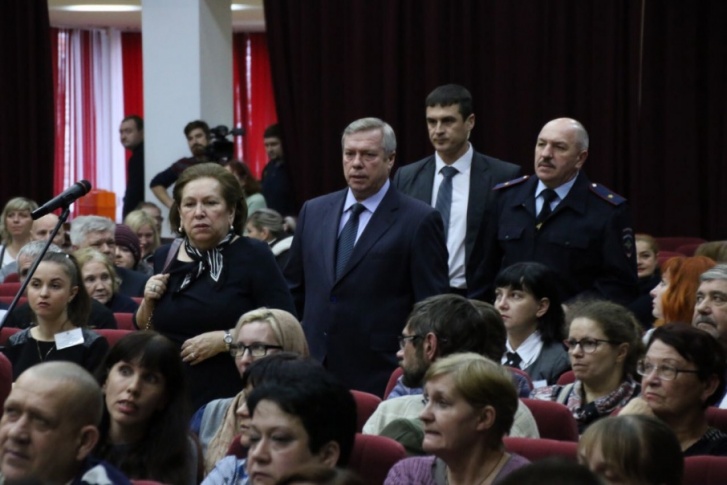 Встретиться с губернатором пожелали не менее 450 погорельцев Встретиться с губернатором пожелали не менее 450 погорельцев