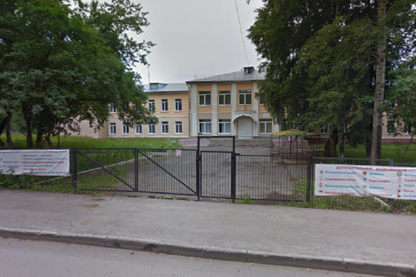 В департаменте имущественных отношений сообщили, что на момент сдачи в аренду здание школы не было аварийным В департаменте имущественных отношений сообщили, что на момент сдачи в аренду здание школы не было аварийным