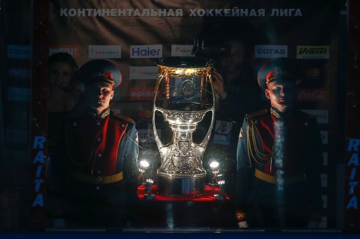 Кубок Гагарина — мечта любого хоккеиста КХЛ Кубок Гагарина — мечта любого хоккеиста КХЛ