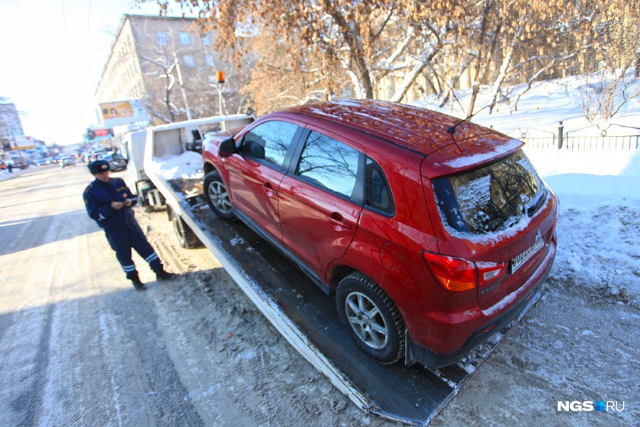 Кемеровчан просят не парковаться вдоль дорог
