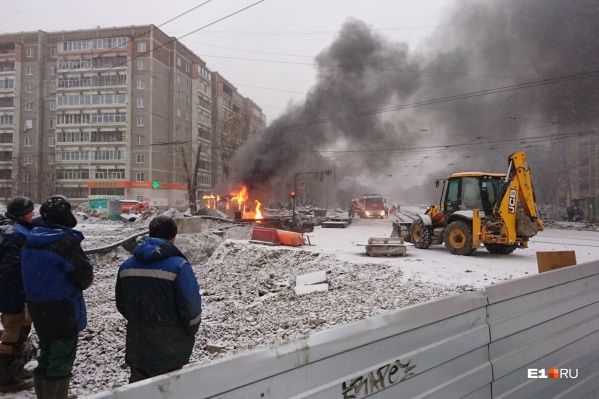 Почему загорелась бытовка, пока неясно Почему загорелась бытовка, пока неясно