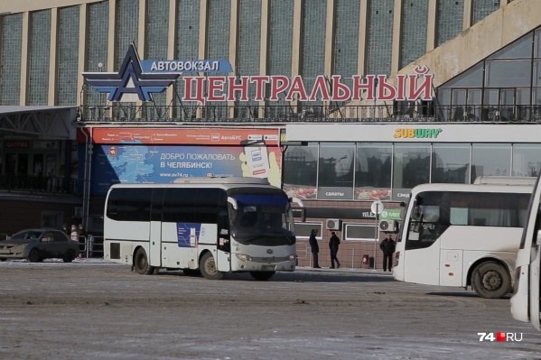 В последний раз вопрос о переносе транспортной площадки у ДС «Юность» поднимался два года назад, но тут же заглох В последний раз вопрос о переносе транспортной площадки у ДС «Юность» поднимался два года назад, но тут же заглох