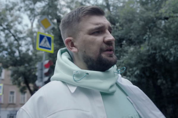 Баста редко рассказывает о своих родителях Баста редко рассказывает о своих родителях