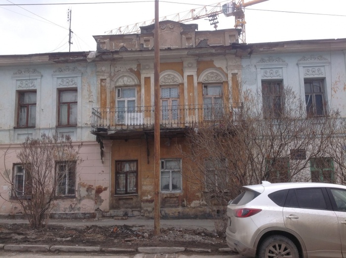 Дом на улице Чернышевского, 9 находится под охраной, но выглядит не очень Дом на улице Чернышевского, 9 находится под охраной, но выглядит не очень