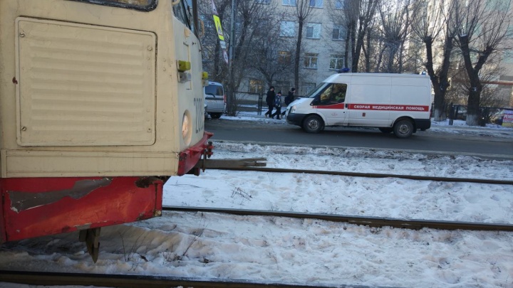 «Постояла и внезапно пошла»: пенсионерка попала под трамвай в Челябинске