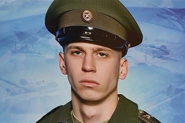 18-летний Стас мечтал о карьере военного и охотно пошёл служить 18-летний Стас мечтал о карьере военного и охотно пошёл служить
