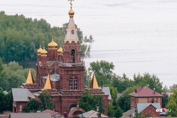 В советские годы в храме поочередно располагались клуб железнодорожников, госпиталь, эпидемиологическая больница, спортзал и даже кооператив В советские годы в храме поочередно располагались клуб железнодорожников, госпиталь, эпидемиологическая больница, спортзал и даже кооператив