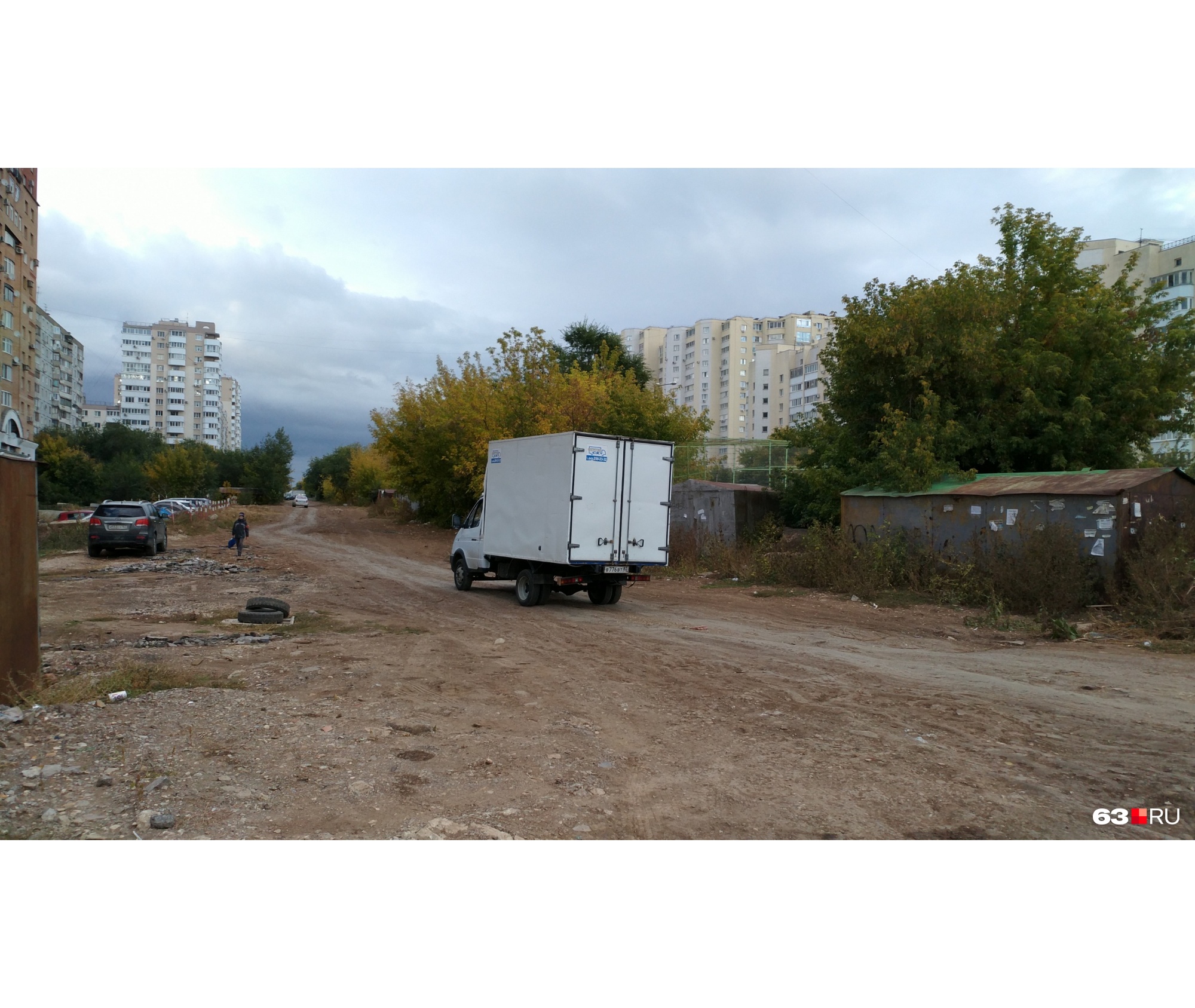 Но общую картину цветы поправить не в силах Но общую картину цветы поправить не в силах