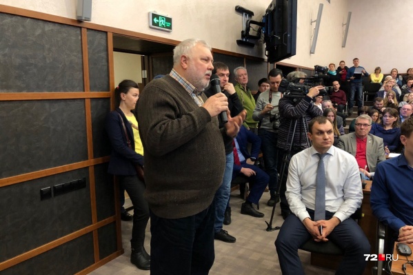 На встрече с чиновниками жители города решили создать рабочую группу для дальнейшего обсуждения и решения возникших проблем На встрече с чиновниками жители города решили создать рабочую группу для дальнейшего обсуждения и решения возникших проблем