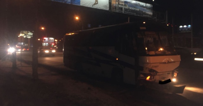 Авария произошла около восьми вечера Авария произошла около восьми вечера