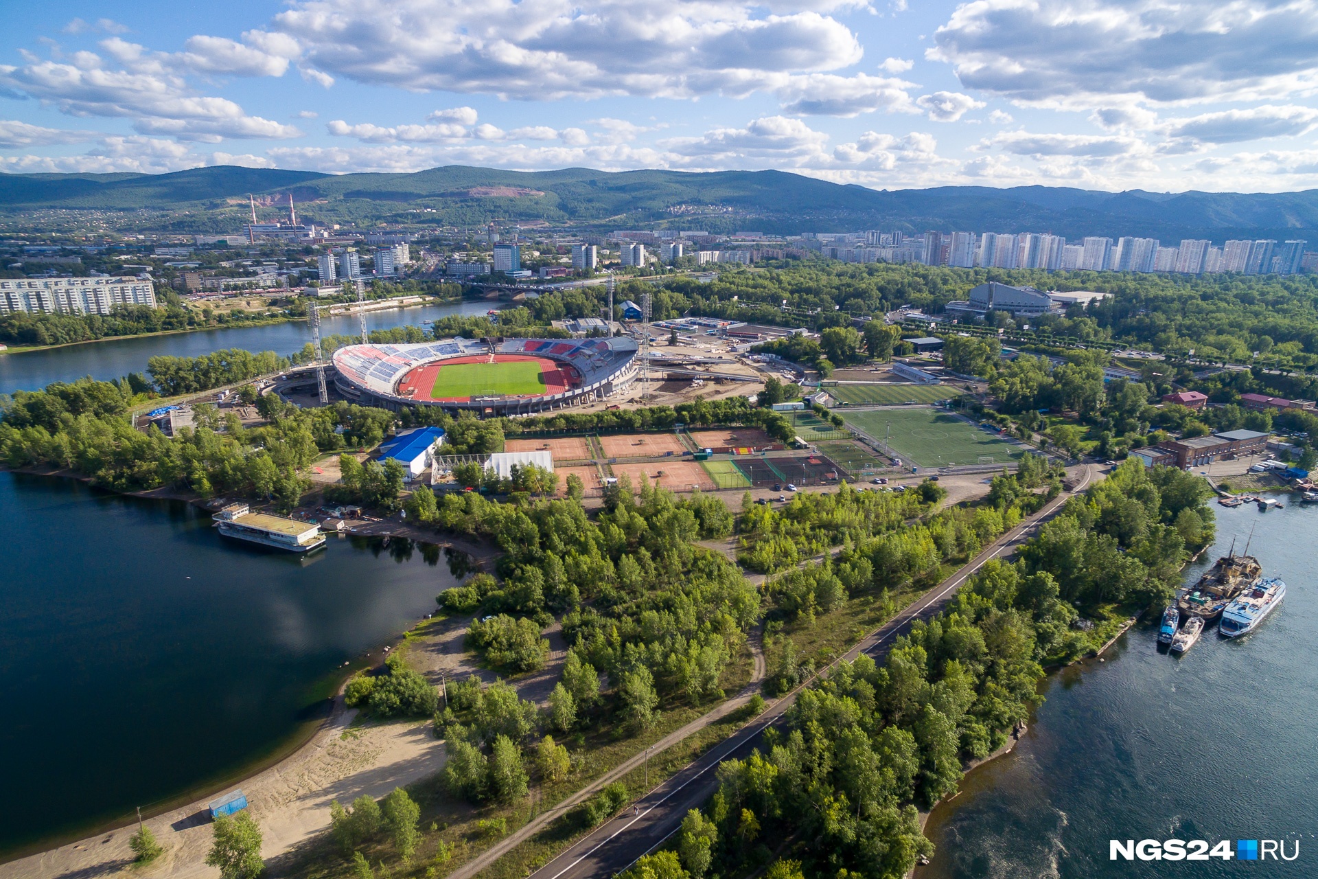 Красвью красноярск. Остров Татышев Красноярск. Татышев парк Красноярск. Остров отдыха Татышева в Красноярске. Парк на острове Татышева Красноярск.