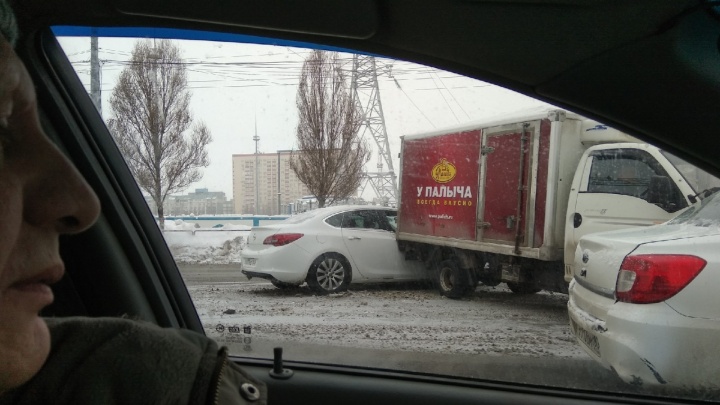 Лада на московском шоссе