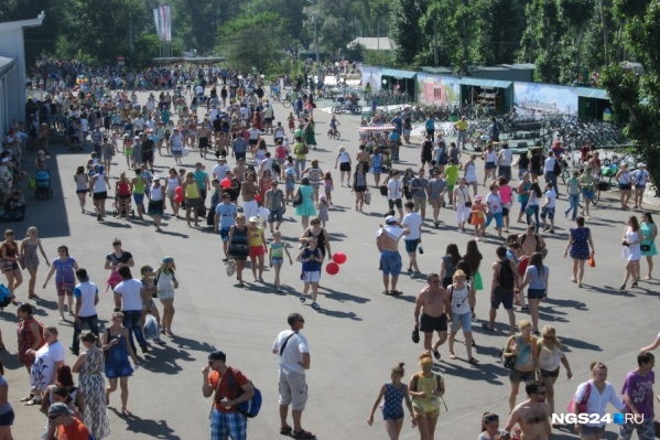 Тысячи человек приехали на остров Татышев в выходной Тысячи человек приехали на остров Татышев в выходной