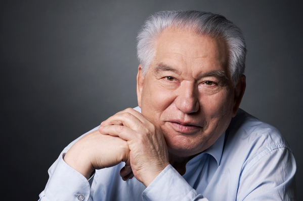 Чингиз Айтматов — автор культового романа «Плаха» Чингиз Айтматов — автор культового романа «Плаха»