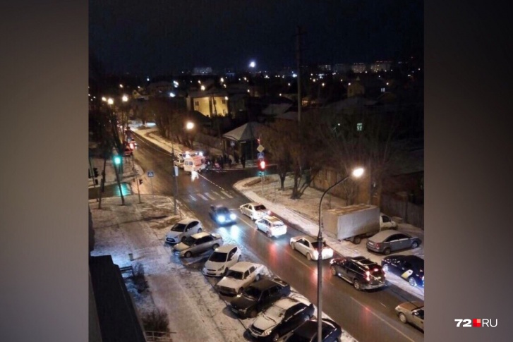 Автоинспекторы всё ещё на месте: разбираются в причинах и обстоятельствах ДТП Автоинспекторы всё ещё на месте: разбираются в причинах и обстоятельствах ДТП