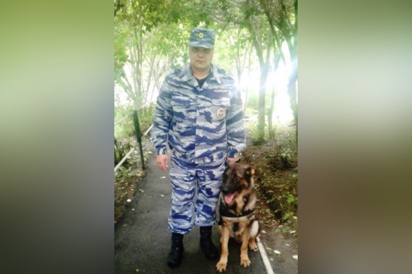 Пропавших обнаружил кинолог, прапорщик полиции Андрей Балуев Пропавших обнаружил кинолог, прапорщик полиции Андрей Балуев