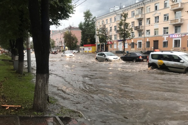 Такая река — на Ленина, в районе улицы Плеханова Такая река — на Ленина, в районе улицы Плеханова
