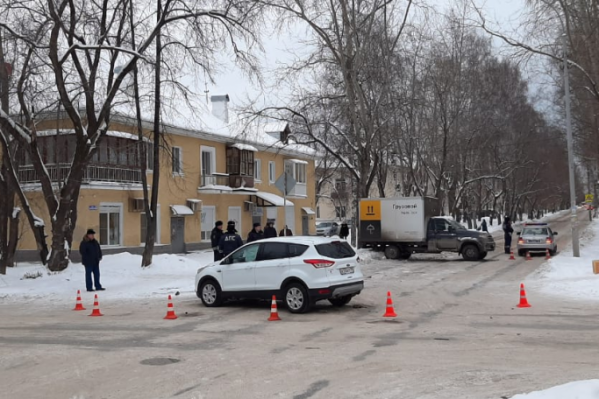 На перекрестке Стачек — Энтузиастов случились две аварии за два дня На перекрестке Стачек — Энтузиастов случились две аварии за два дня