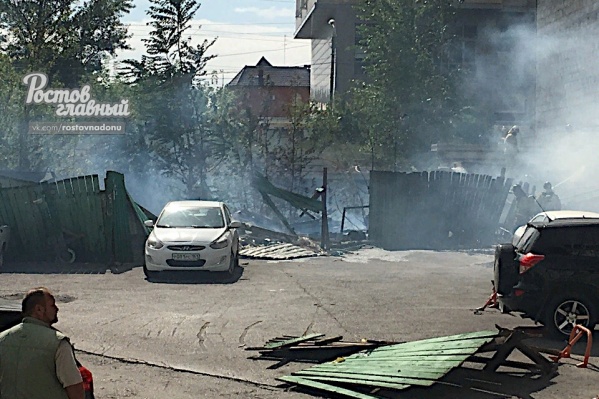 Пожарные справились с огнем за 15 минут Пожарные справились с огнем за 15 минут