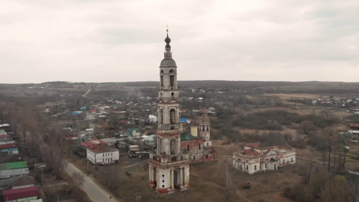 «Огромные состояния на простейших вещах»: YouTube-блогер нашёл уникальное село в Ярославской области