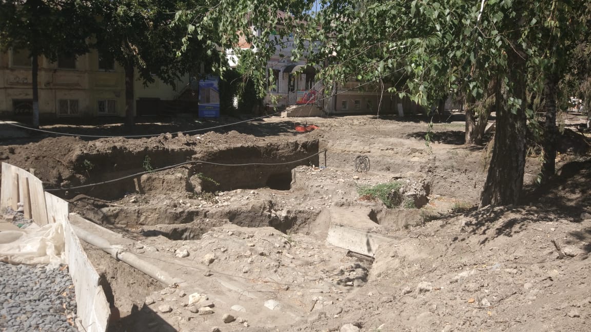 В Азове нашли могилу XIV века с останками целой семьи