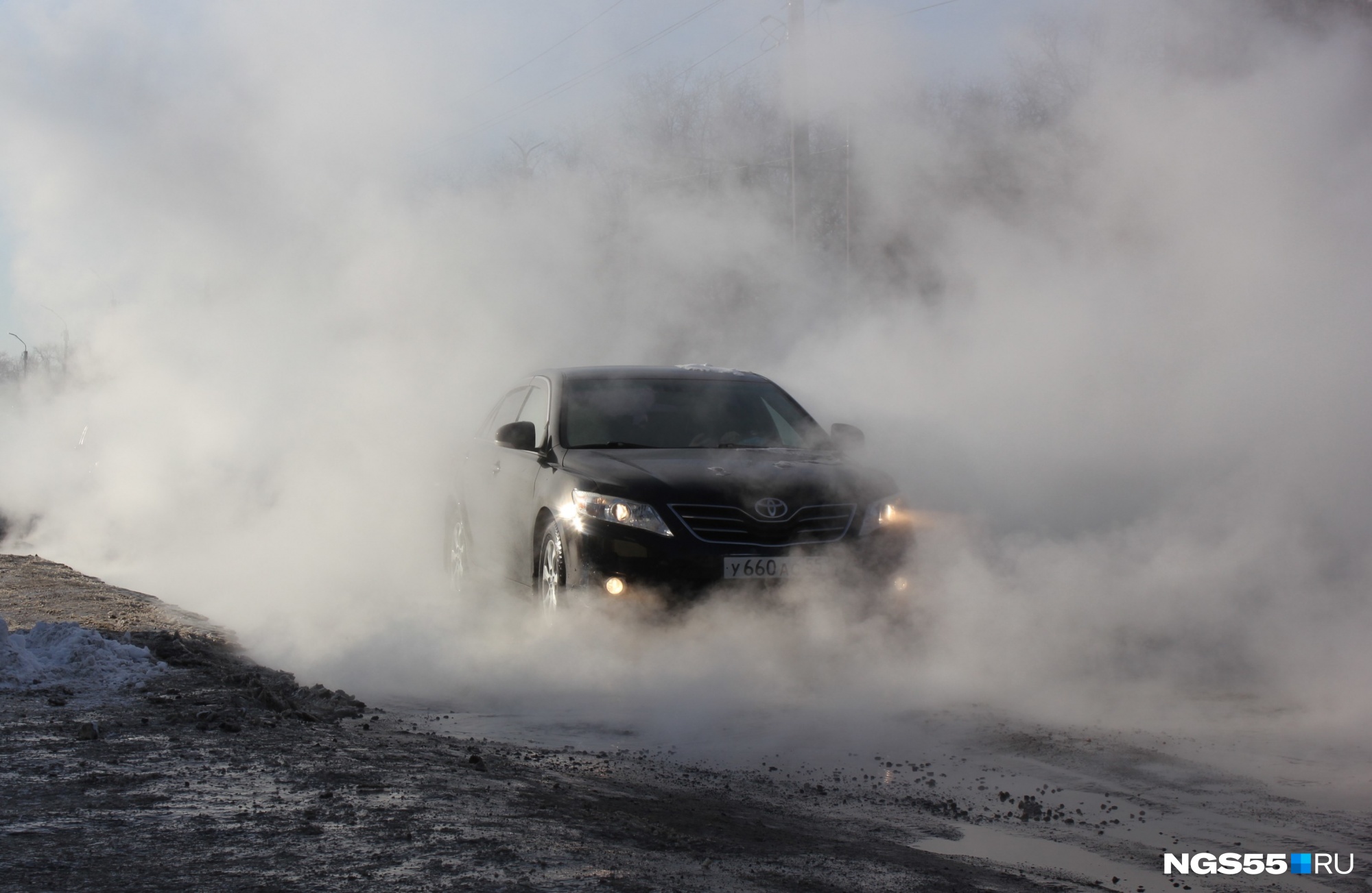 Еду за туманом: фоторепортаж с места порыва трубопровода с горячей водой на 3-й Транспортной