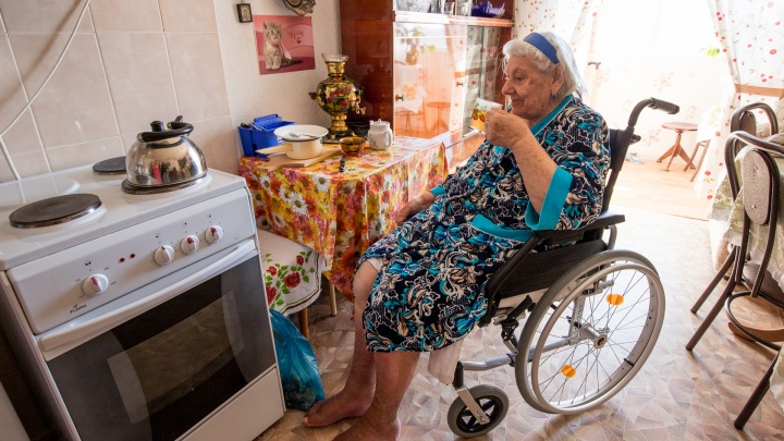 «Подделала подпись и лишила жилья»: пенсионерка из Ростова заявила, что ее обманул родной человек