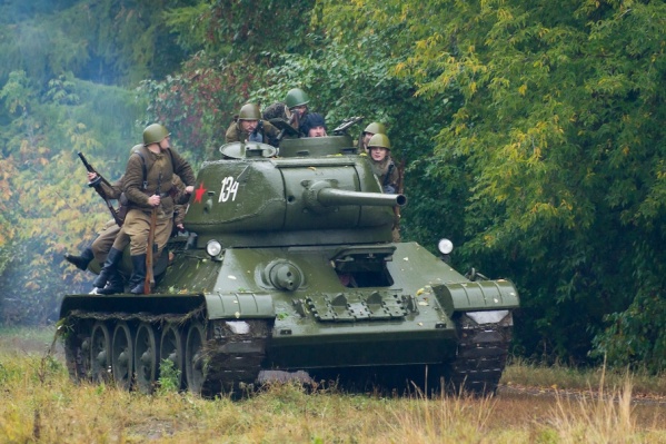 Танк Т-34 - главный реквизит исторических реконструкций Танк Т-34 - главный реквизит исторических реконструкций