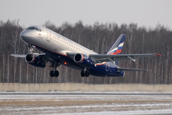 Sukhoi Superjet 100 вылетел в Мурманск в 18:03 по московскому времени, а в 18:25 доложил об аварийной ситуации
