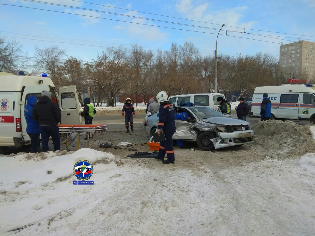 Происшествия новосибирск вчера и сегодня. Авария на Станционной в Новосибирске.