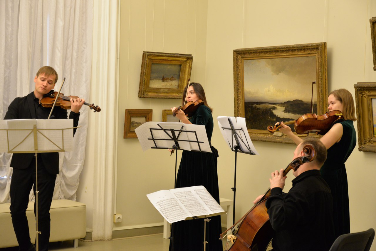 В галерее часто проходят концерты классической музыки
