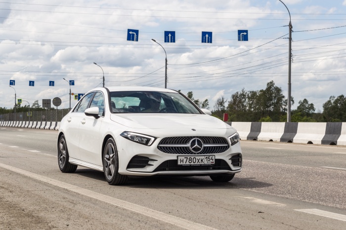 Обновленный Mercedes-Benz А-класс сейчас находится на острие развития немецкой инженерной и дизайнерской мысли Обновленный Mercedes-Benz А-класс сейчас находится на острие развития немецкой инженерной и дизайнерской мысли