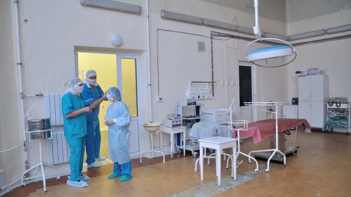 «Если убиться, нет и 30 тысяч»: рассказы уральских врачей о реальных зарплатах в больницах