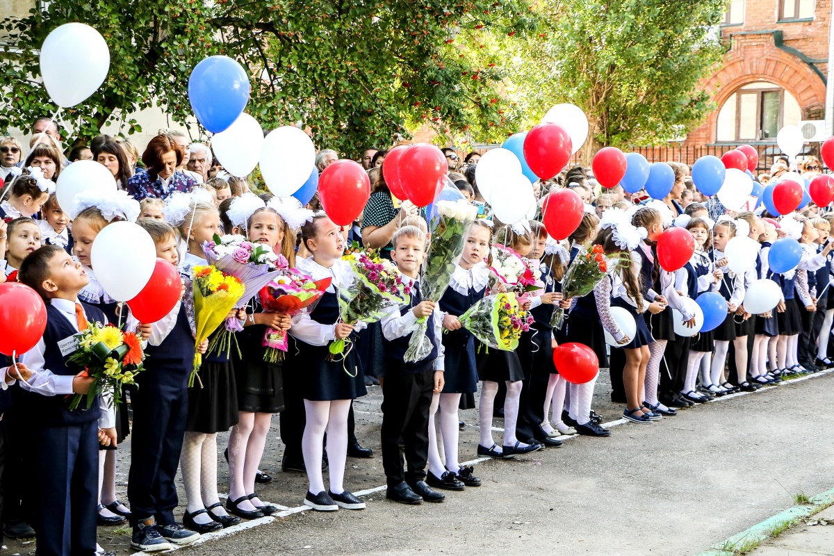 Сайты школ нижнего новгорода. Школа 35 Нижний Новгород. Первоклассники Нижний Новгород. Школа первоклассника 130 Нижний Новгород. 1 Сентября 84 школа Нижний Новгород.