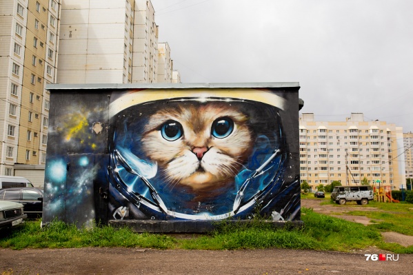 С этим космическим котиком на проспекте Фрунзе любят фотографироваться. Он и правда красавчик! С этим космическим котиком на проспекте Фрунзе любят фотографироваться. Он и правда красавчик!