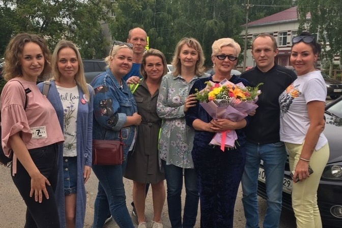 Анну встретили в Котласе другие активисты