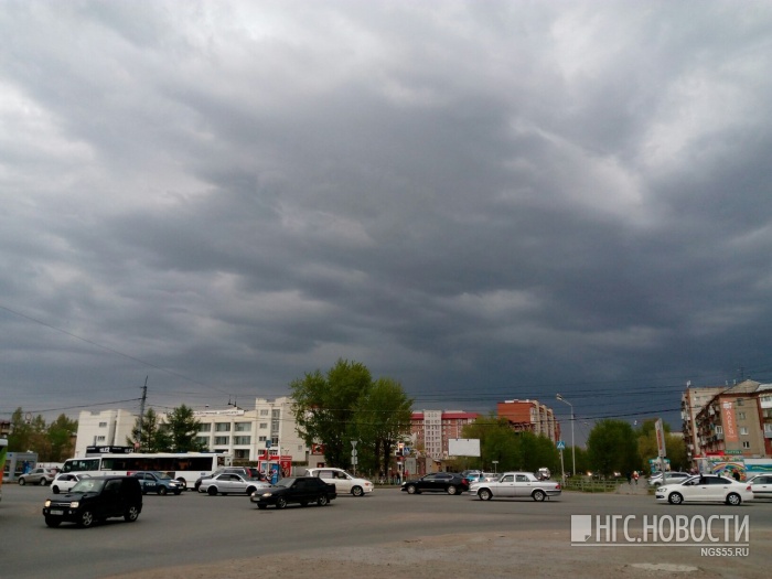 К вечеру на Омск обрушится ливень с градом