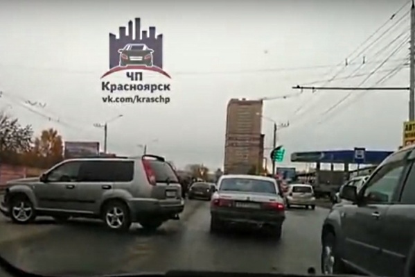 Всего в аварии повреждения получили 4 авто Всего в аварии повреждения получили 4 авто