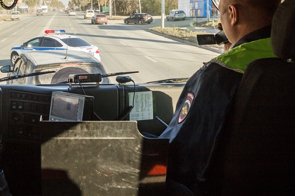 Угонщик сел за руль Hyundai Solaris, когда водитель вышел Угонщик сел за руль Hyundai Solaris, когда водитель вышел