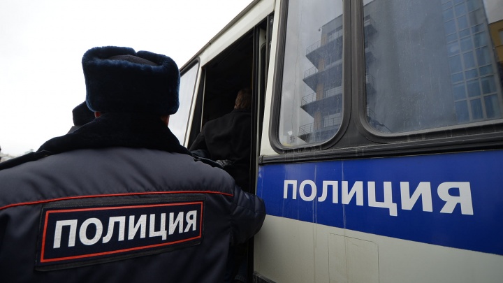 Взятка и похищение наркоторговца: полицейского, задержанного ФСБ в Екатеринбурге, отправили в СИЗО