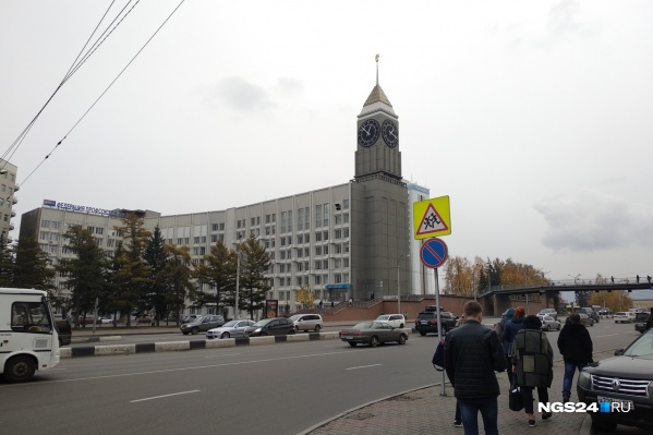 Циферблаты стали показывать разное время в субботу, 20 октября Циферблаты стали показывать разное время в субботу, 20 октября